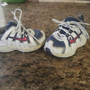 Toddler Nike shoes size 5 boy/girl